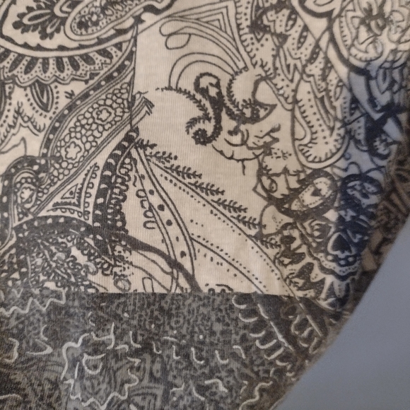 Beaded Paisley Petite cotton tee grays and black - Picture 9 of 11